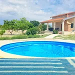 Nyaraló Anwesen Steinperle Mit Beheiztem Schwimmbad By Interhome
