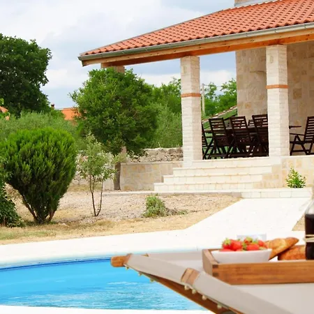 Anwesen Steinperle Mit Beheiztem Schwimmbad By Interhome Hébergement de vacances Brkic