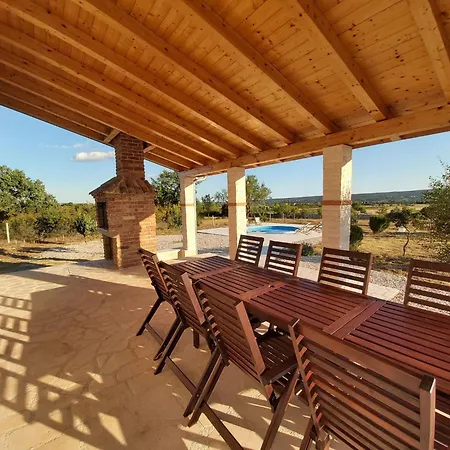 Hébergement de vacances Anwesen Steinperle Mit Beheiztem Schwimmbad By Interhome Brkic
