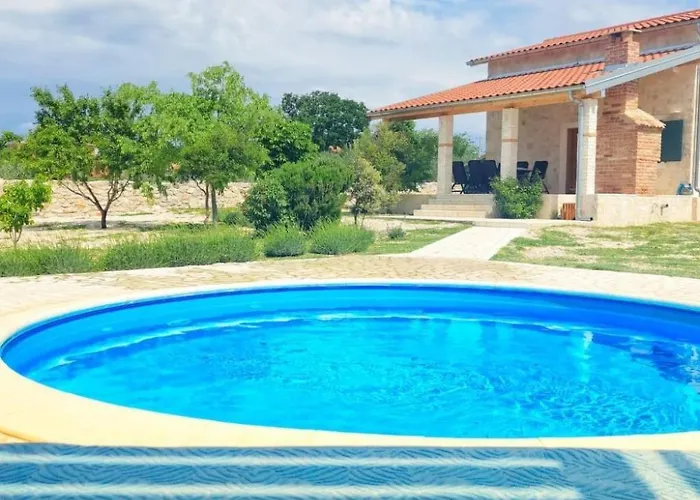 Nyaraló Anwesen Steinperle Mit Beheiztem Schwimmbad By Interhome