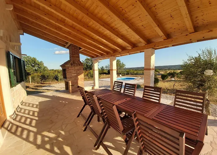 Hébergement de vacances Anwesen Steinperle Mit Beheiztem Schwimmbad By Interhome Brkic