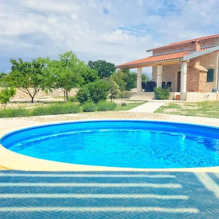Tatil Evi Anwesen Steinperle Mit Beheiztem Schwimmbad By Interhome