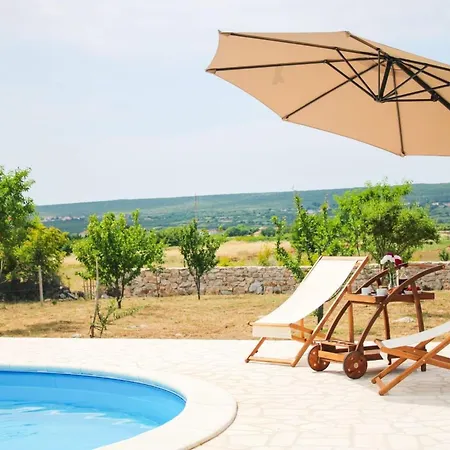 Vikendica Anwesen Steinperle Mit Beheiztem Schwimmbad By Interhome Brkic